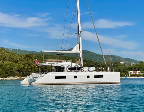 Nautitech 54 Tekniset tiedot ja arvostelut